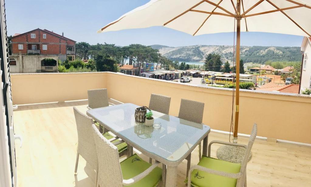 Apartments Arbis Лопар Экстерьер фото