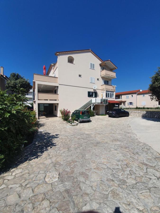 Apartments Arbis Лопар Экстерьер фото