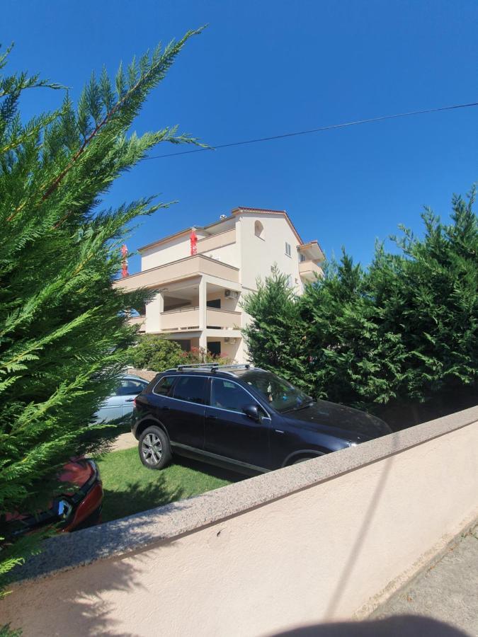 Apartments Arbis Лопар Экстерьер фото